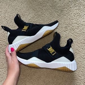 PUMA Defy Varsity Mid